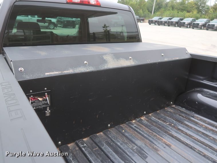 image for item HW9010 2015 Chevrolet Silverado 1500  Double Cab pickup truck