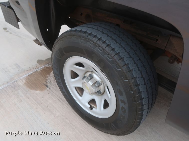 image for item HW9010 2015 Chevrolet Silverado 1500  Double Cab pickup truck