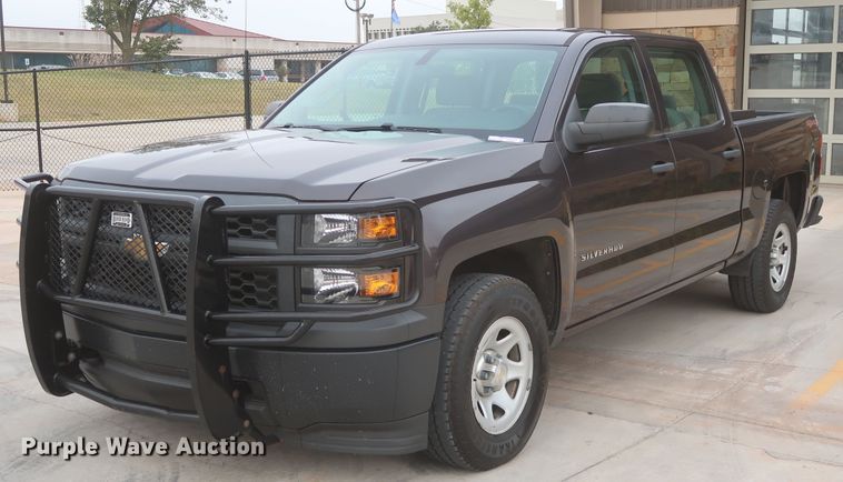 image for item HW9011 2015 Chevrolet Silverado 1500  Crew Cab pickup truck