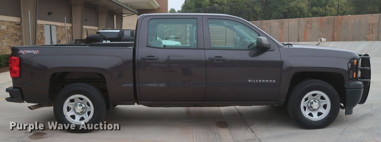 image for item HW9011 2015 Chevrolet Silverado 1500  Crew Cab pickup truck