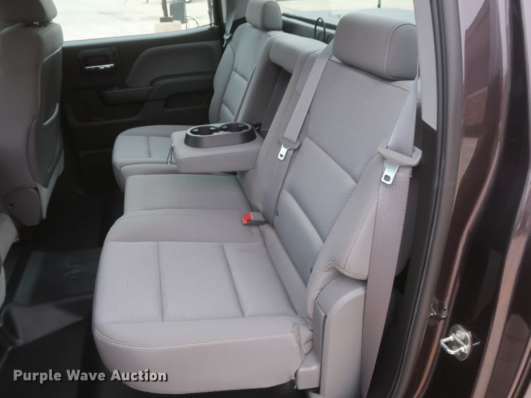 image for item HW9011 2015 Chevrolet Silverado 1500  Crew Cab pickup truck