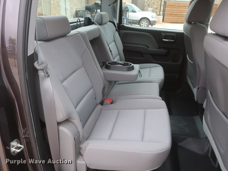 image for item HW9011 2015 Chevrolet Silverado 1500  Crew Cab pickup truck