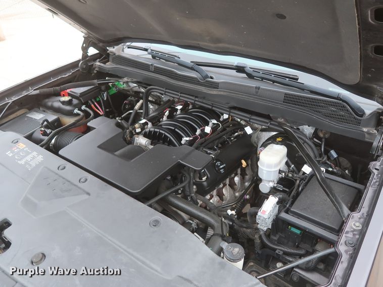 image for item HW9011 2015 Chevrolet Silverado 1500  Crew Cab pickup truck