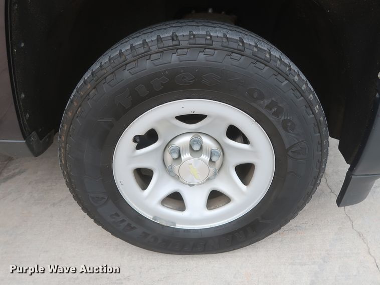 image for item HW9011 2015 Chevrolet Silverado 1500  Crew Cab pickup truck