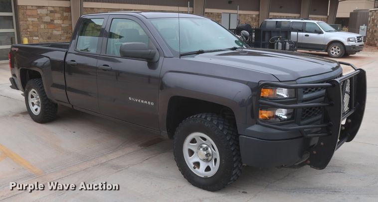image for item HW9012 2015 Chevrolet Silverado 1500  Double Cab pickup truck