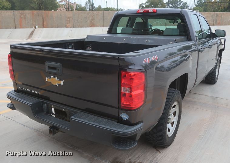 image for item HW9012 2015 Chevrolet Silverado 1500  Double Cab pickup truck