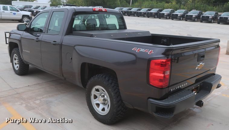image for item HW9012 2015 Chevrolet Silverado 1500  Double Cab pickup truck