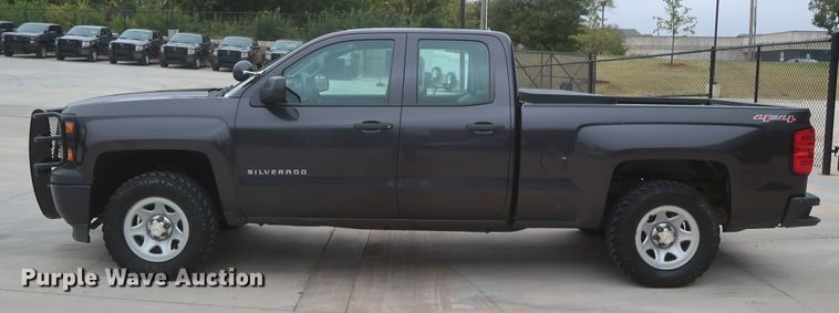 image for item HW9012 2015 Chevrolet Silverado 1500  Double Cab pickup truck
