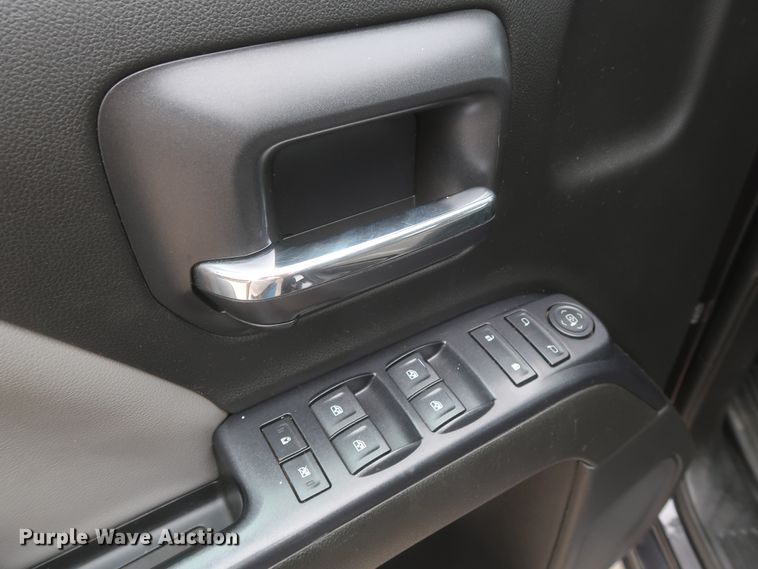 image for item HW9012 2015 Chevrolet Silverado 1500  Double Cab pickup truck