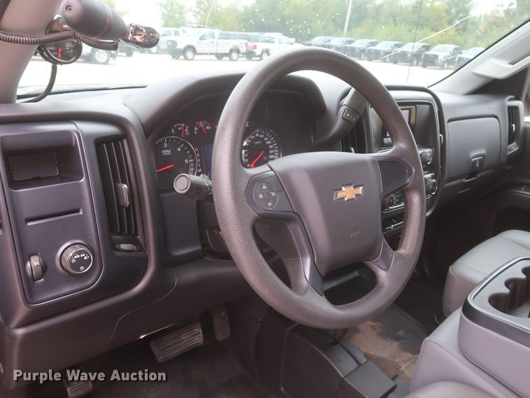 image for item HW9012 2015 Chevrolet Silverado 1500  Double Cab pickup truck