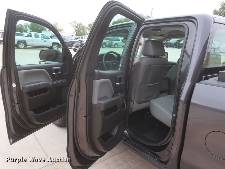 image for item HW9012 2015 Chevrolet Silverado 1500  Double Cab pickup truck