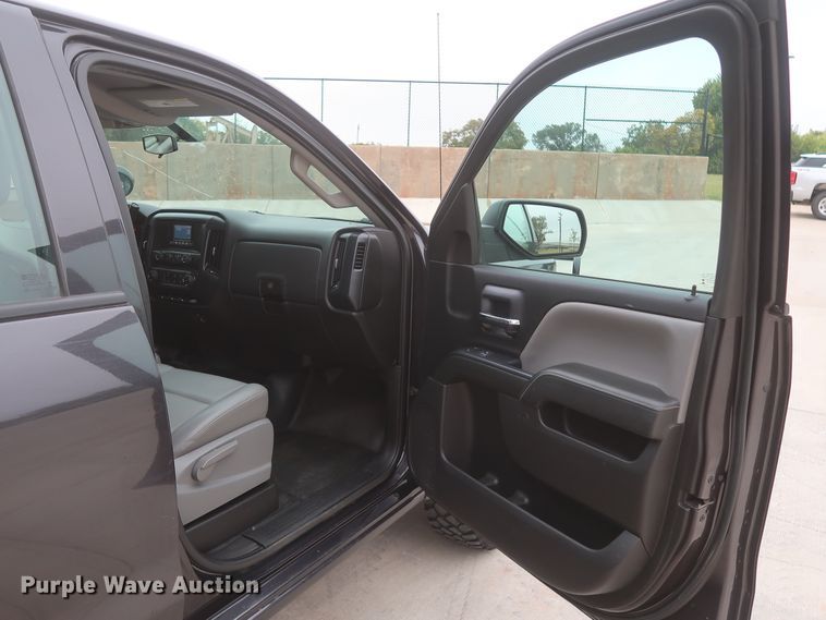 image for item HW9012 2015 Chevrolet Silverado 1500  Double Cab pickup truck