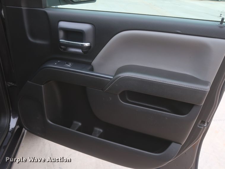 image for item HW9012 2015 Chevrolet Silverado 1500  Double Cab pickup truck