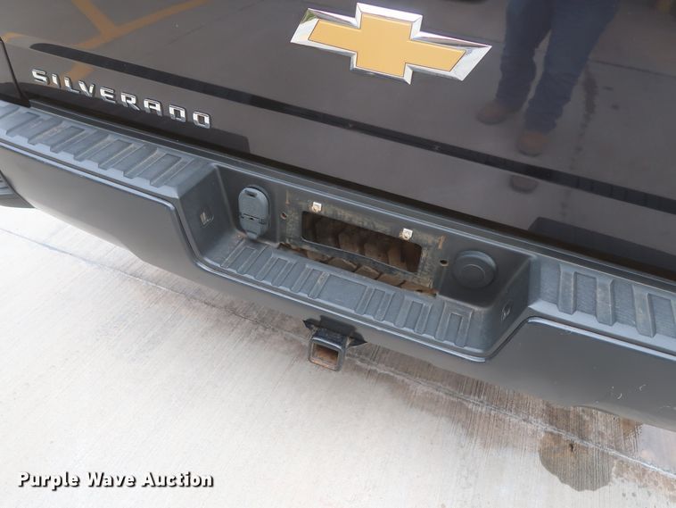 image for item HW9012 2015 Chevrolet Silverado 1500  Double Cab pickup truck