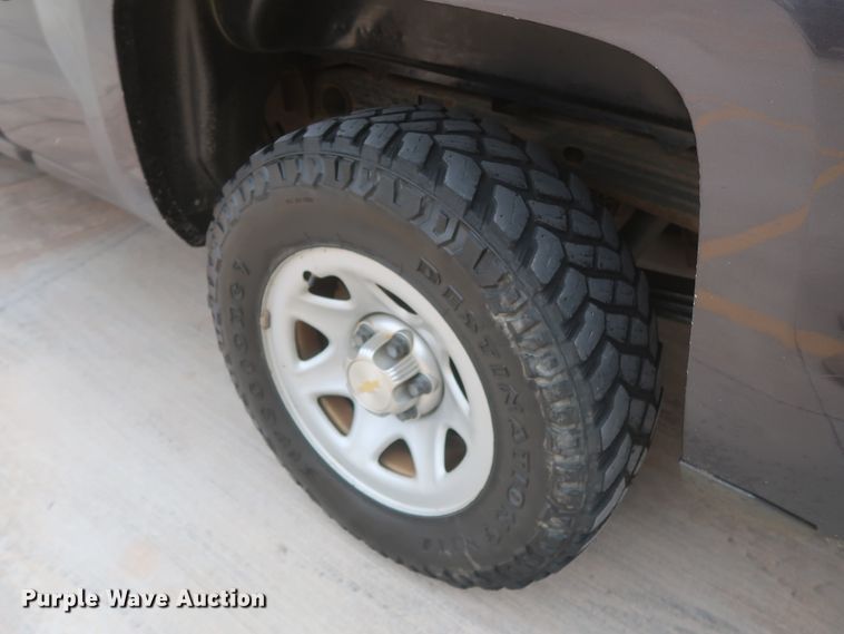 image for item HW9012 2015 Chevrolet Silverado 1500  Double Cab pickup truck