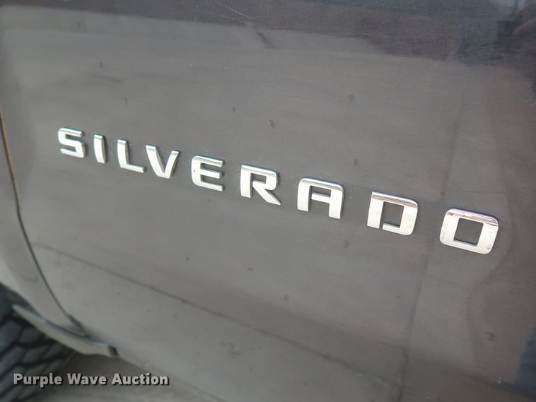 image for item HW9012 2015 Chevrolet Silverado 1500  Double Cab pickup truck