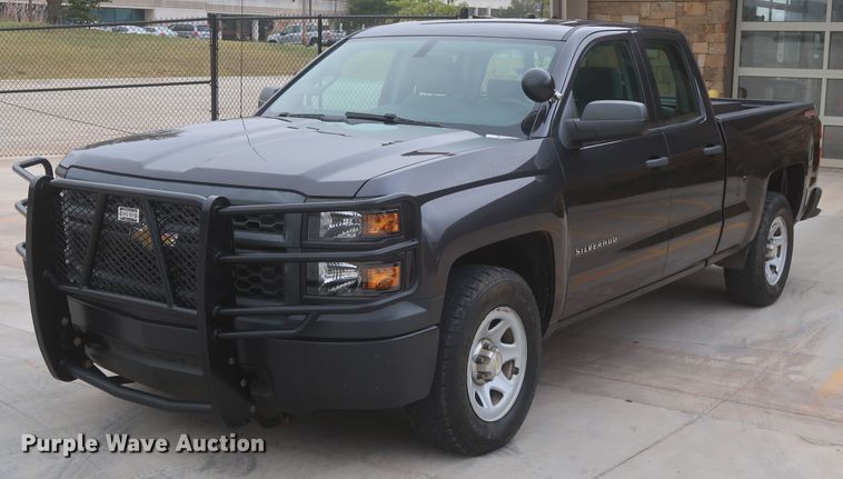 image for item HW9013 2015 Chevrolet Silverado 1500  Double Cab pickup truck