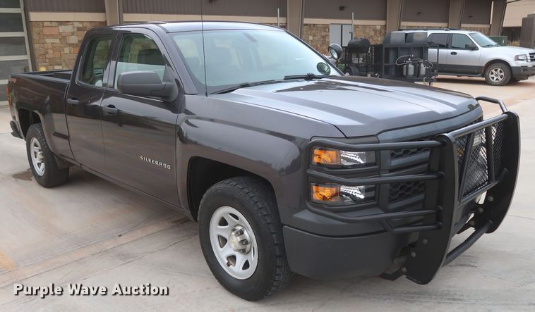 image for item HW9013 2015 Chevrolet Silverado 1500  Double Cab pickup truck
