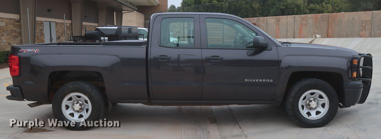 image for item HW9013 2015 Chevrolet Silverado 1500  Double Cab pickup truck