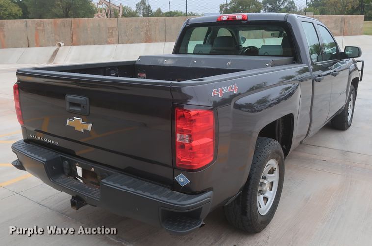 image for item HW9013 2015 Chevrolet Silverado 1500  Double Cab pickup truck