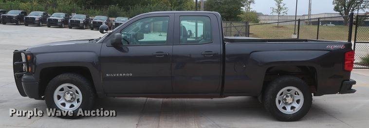 image for item HW9013 2015 Chevrolet Silverado 1500  Double Cab pickup truck