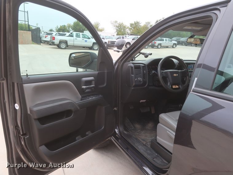 image for item HW9013 2015 Chevrolet Silverado 1500  Double Cab pickup truck