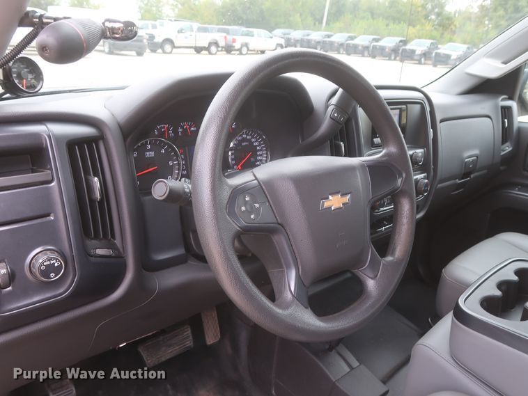 image for item HW9013 2015 Chevrolet Silverado 1500  Double Cab pickup truck