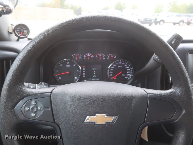 image for item HW9013 2015 Chevrolet Silverado 1500  Double Cab pickup truck