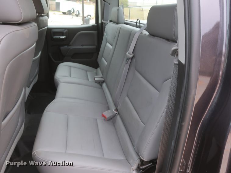 image for item HW9013 2015 Chevrolet Silverado 1500  Double Cab pickup truck