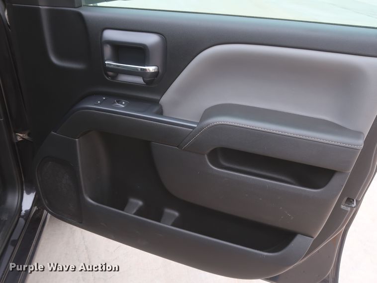 image for item HW9013 2015 Chevrolet Silverado 1500  Double Cab pickup truck