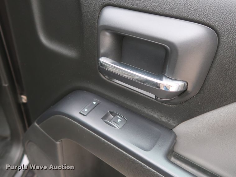 image for item HW9013 2015 Chevrolet Silverado 1500  Double Cab pickup truck