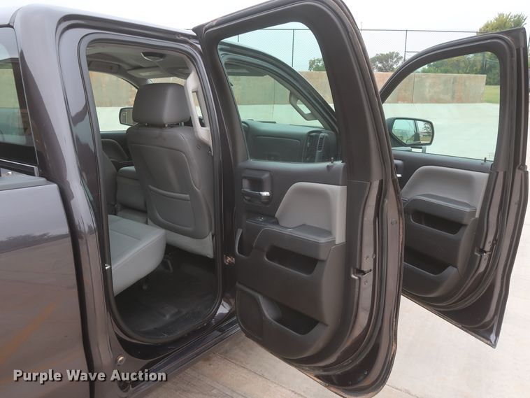 image for item HW9013 2015 Chevrolet Silverado 1500  Double Cab pickup truck