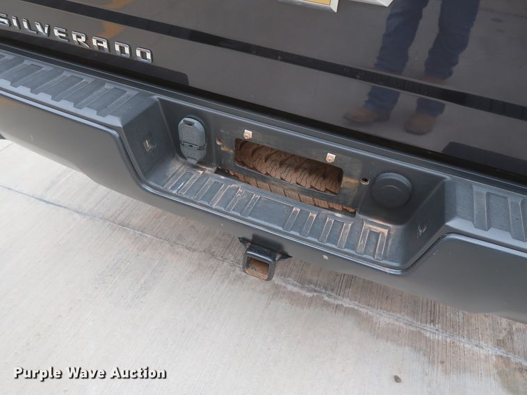 image for item HW9013 2015 Chevrolet Silverado 1500  Double Cab pickup truck