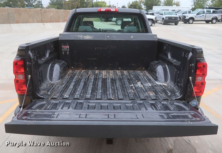 image for item HW9013 2015 Chevrolet Silverado 1500  Double Cab pickup truck