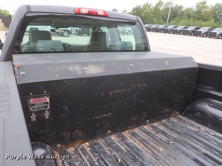 image for item HW9013 2015 Chevrolet Silverado 1500  Double Cab pickup truck