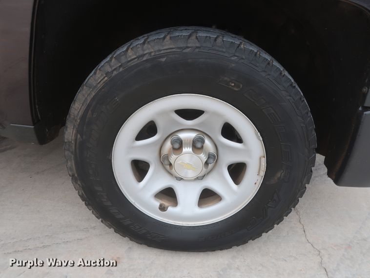 image for item HW9013 2015 Chevrolet Silverado 1500  Double Cab pickup truck