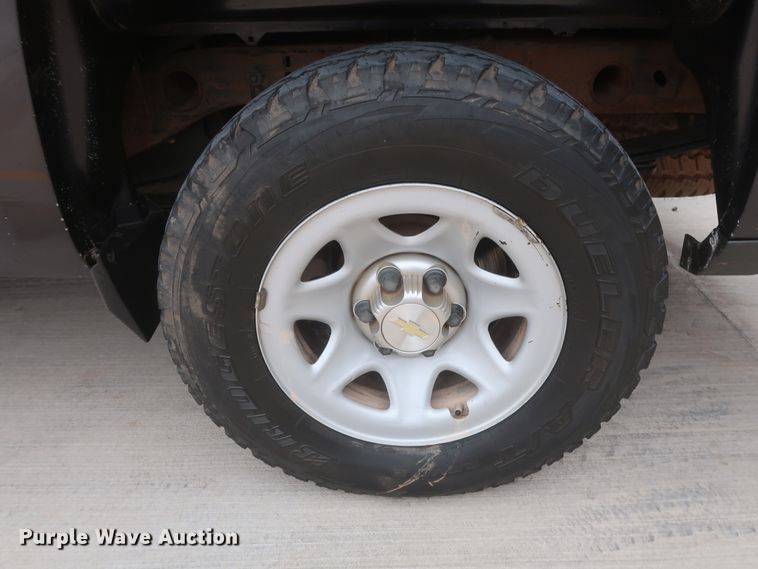 image for item HW9013 2015 Chevrolet Silverado 1500  Double Cab pickup truck