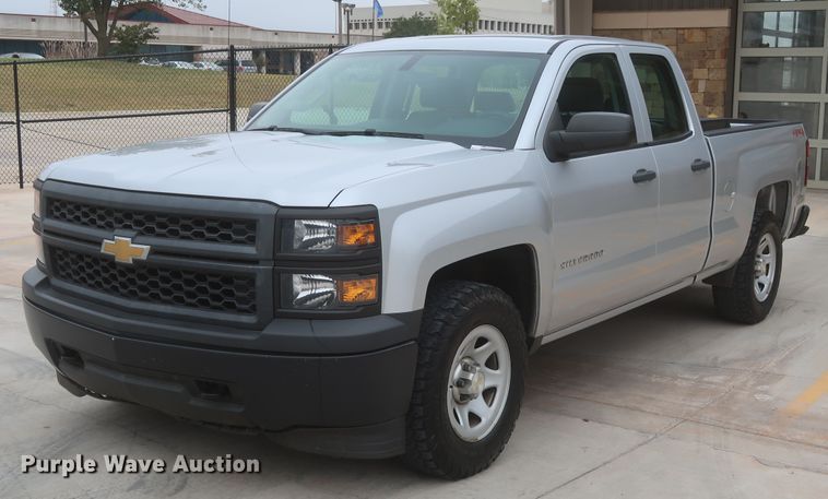 image for item HW9014 2015 Chevrolet Silverado 1500  Double Cab pickup truck