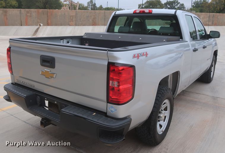 image for item HW9014 2015 Chevrolet Silverado 1500  Double Cab pickup truck