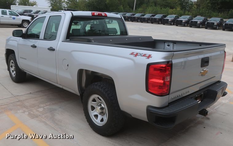 image for item HW9014 2015 Chevrolet Silverado 1500  Double Cab pickup truck