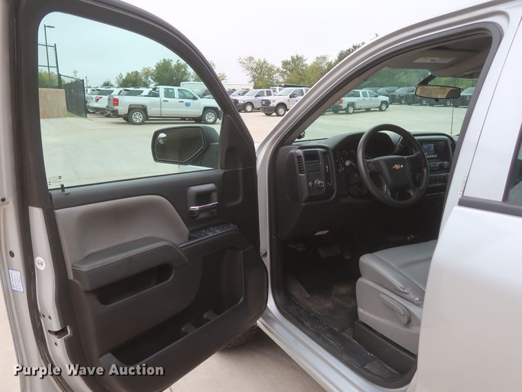 image for item HW9014 2015 Chevrolet Silverado 1500  Double Cab pickup truck