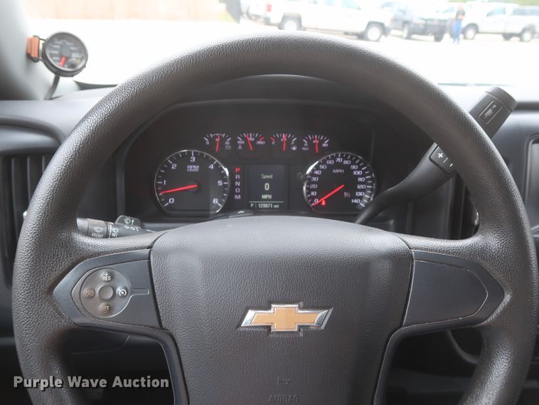 image for item HW9014 2015 Chevrolet Silverado 1500  Double Cab pickup truck