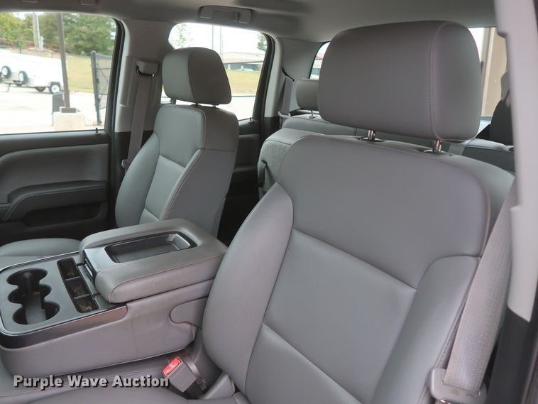 image for item HW9014 2015 Chevrolet Silverado 1500  Double Cab pickup truck