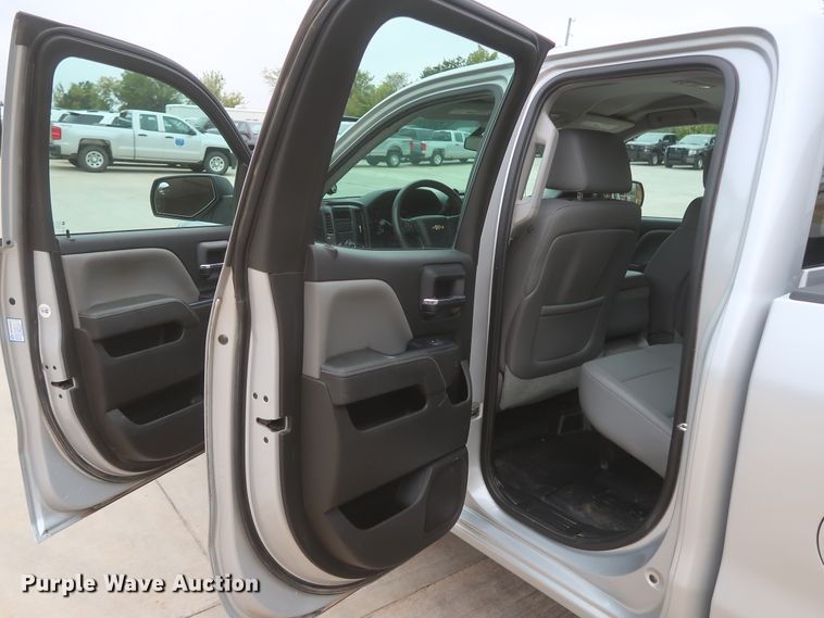 image for item HW9014 2015 Chevrolet Silverado 1500  Double Cab pickup truck