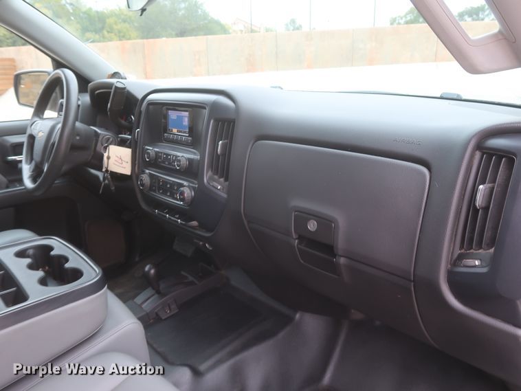 image for item HW9014 2015 Chevrolet Silverado 1500  Double Cab pickup truck