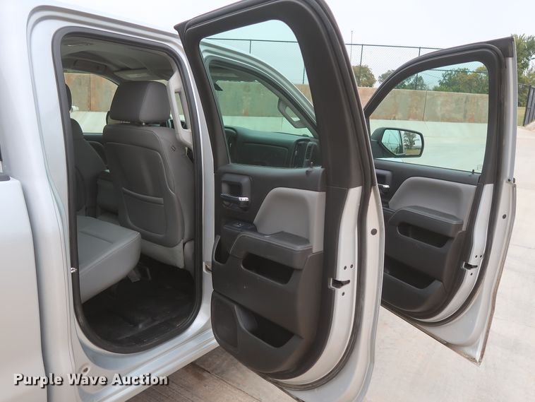 image for item HW9014 2015 Chevrolet Silverado 1500  Double Cab pickup truck