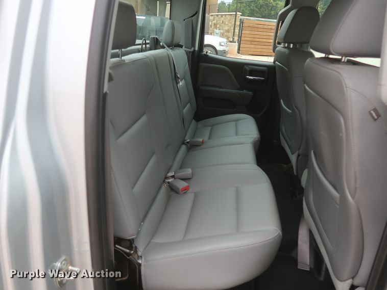 image for item HW9014 2015 Chevrolet Silverado 1500  Double Cab pickup truck