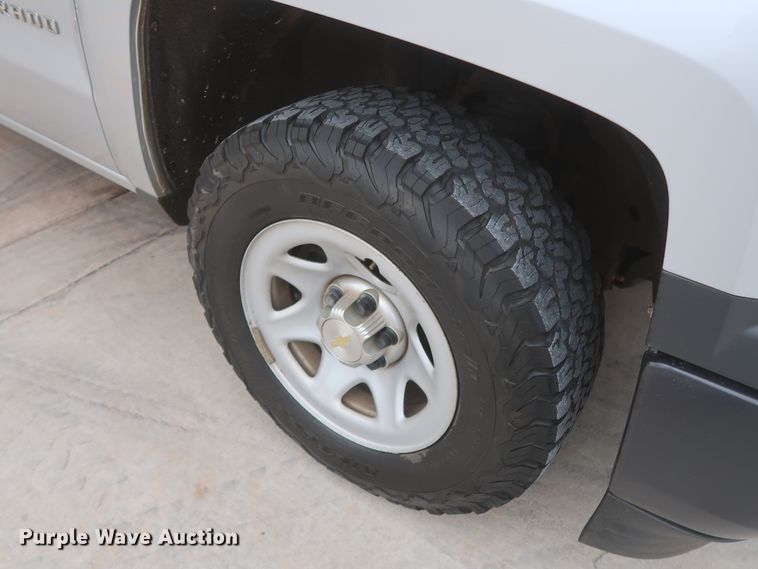 image for item HW9014 2015 Chevrolet Silverado 1500  Double Cab pickup truck