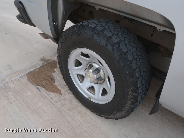 image for item HW9014 2015 Chevrolet Silverado 1500  Double Cab pickup truck