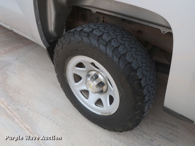 image for item HW9014 2015 Chevrolet Silverado 1500  Double Cab pickup truck